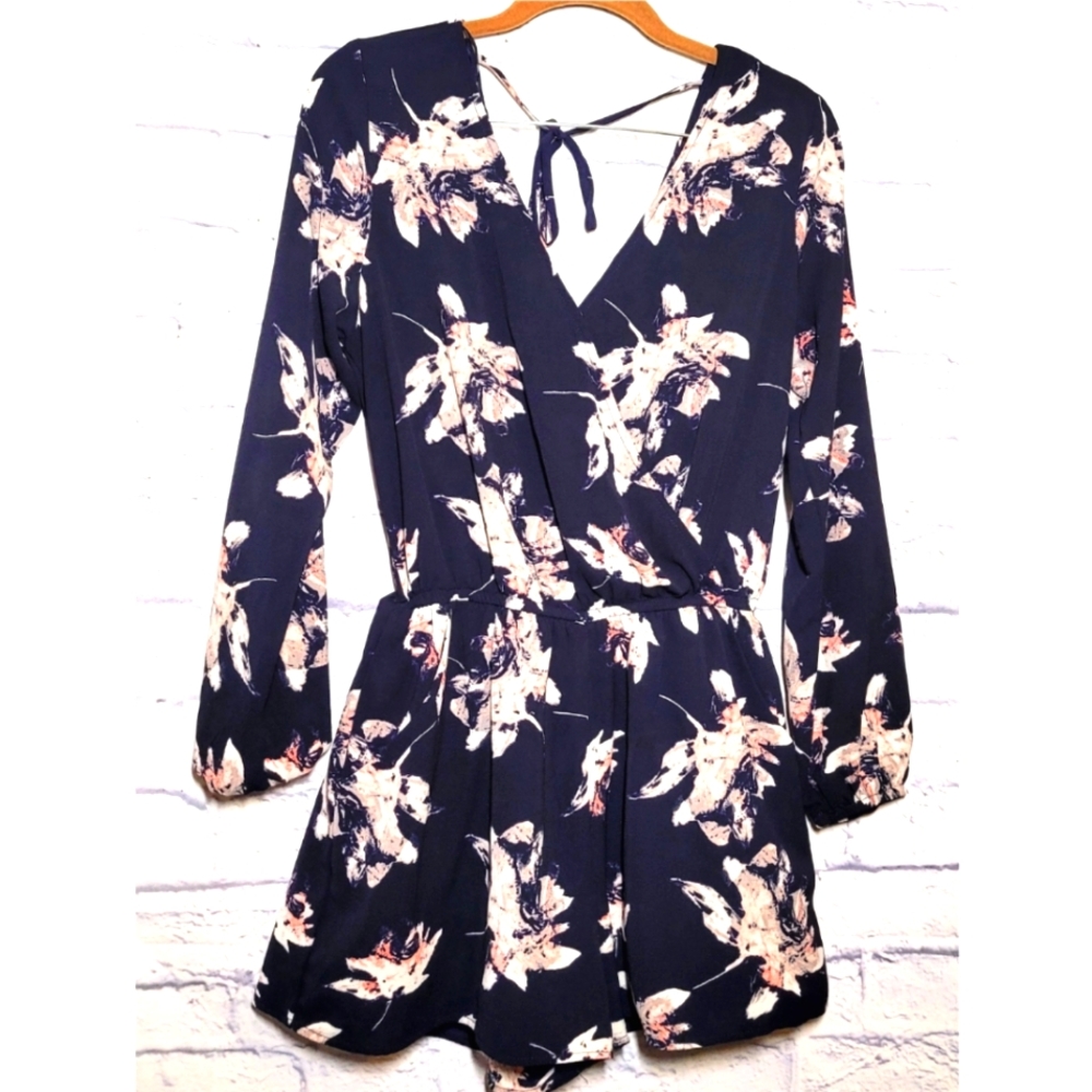 One Clothing Floral Women's Wrap Romper Pockets Size M Summer Multicolor Vaca